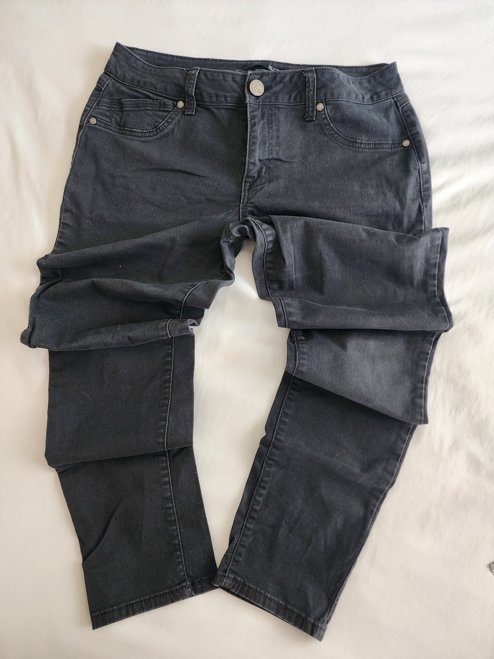 1822 Denim Skinny Jeans in Washed Black